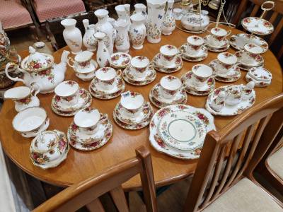 ROYAL ALBERT COUNTRY ROSE TEA SET