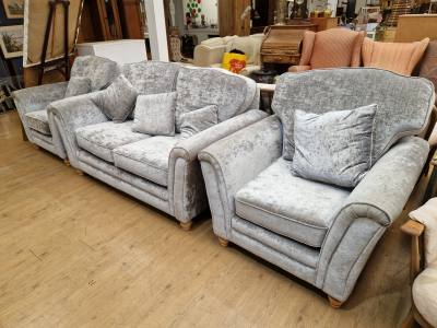 3 PIECE SUITE