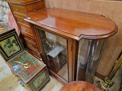 MAHOGANY CHINA CABINET