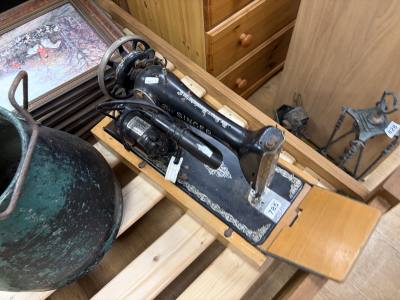 SINGER SEWING MACHINE