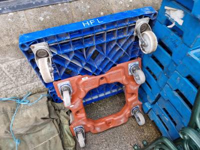 2 X TROLLEYS