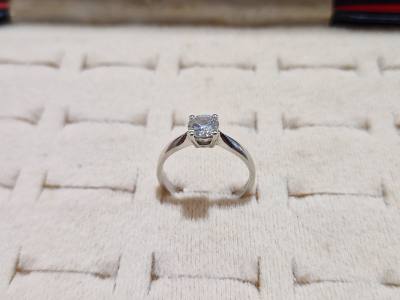 9CT 0.7CT DIAMOND SOLITAIRE SIZE P 1/2