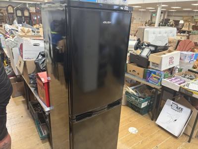 BUSH FRIDGE FREEZER (FREEZER NEEDS SHELVES)