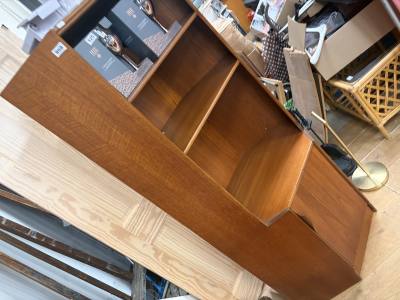 MID CENTURY CORNER UNIT