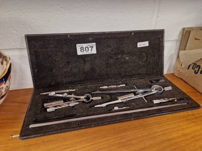 CASED DRAWING SET