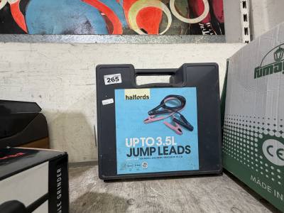 SET OF JUMP LEADS