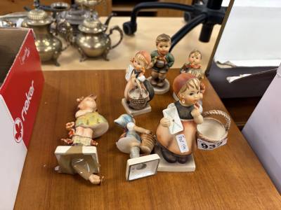 LOT OF GOEBEL FIGURINES (SOME DAMAGED)