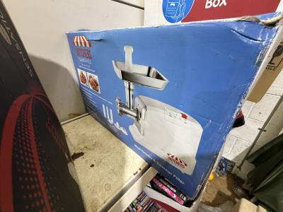 BUTCHERS MEAT GRINDER