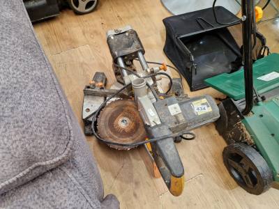 SLIDING MITRE SAW