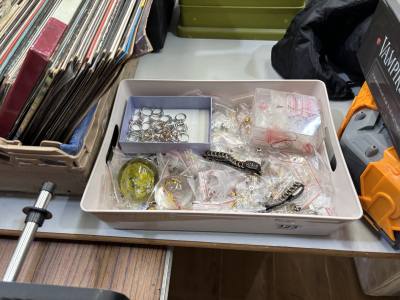 BOX OF DRESS RINGS ETC