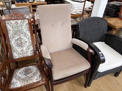 ARM CHAIR