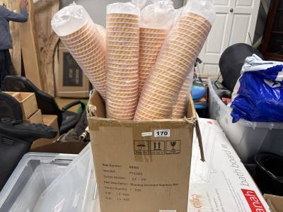BOX OF CATERING CUPS