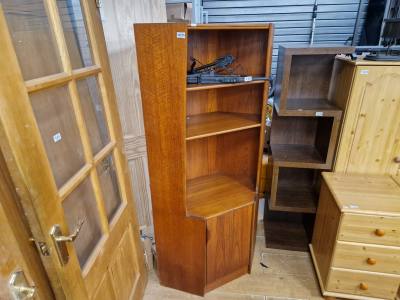 MID CENTURY CORNER UNIT