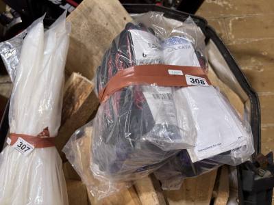 BUNDLE OF GLOVES