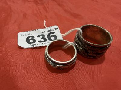 2 X DEVOLVING SILVER CHINESE HANDS (KING + QUEEN)