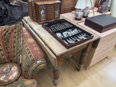 PINE DROP LEAF TABLE