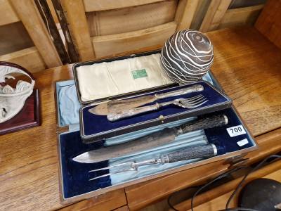 2 CARVING SETS + BALL