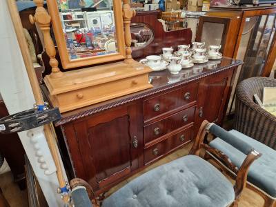 MAHOGANY MIRROR BACK SIDEBOARD