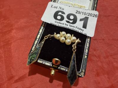 2 X PAIRS OF 9CT GOLD EARRINGS