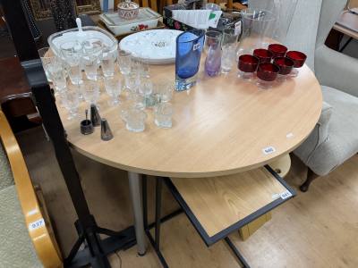 CIRCULAR TABLE