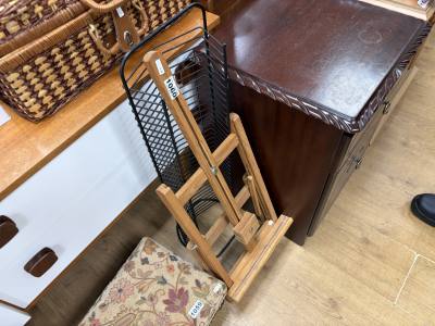 ARTISTS EASEL + CD RACK 