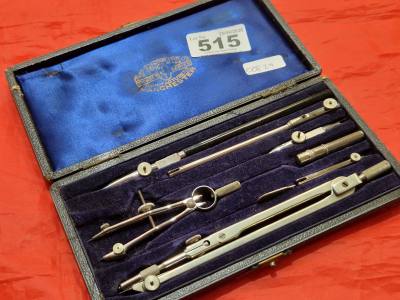 CASED DRAWING SET