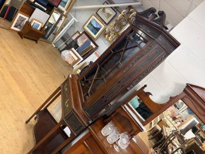 VICTORIAN MAHOGANY CORNER CABINET