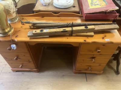 PINE DRESSING TABLE