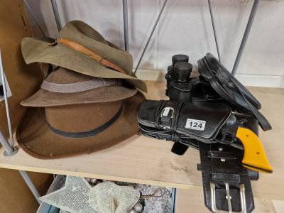HATS, CAP GUNS + HOLDER BELT + BINOCULARS