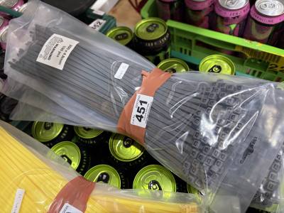LOT OF CABLE TIES