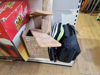 DIGITAL PROJECTOR + LAPTOP SLEEVES + BOX LOT 