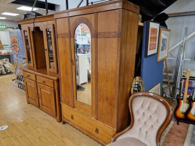 EDWARDIAN OAK WARDROBE
