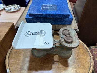 ANTIQUE SCALE + WEIGHTS