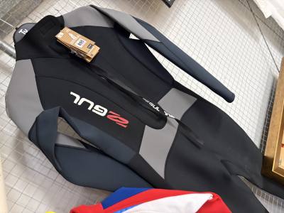 NEW SIZE SMALL WETSUIT
