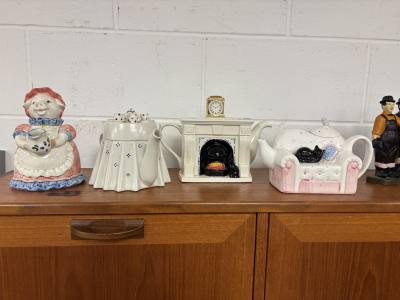 4 X COLLECTORS TEAPOTS