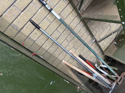 LOT OF GARDEN TOOLS