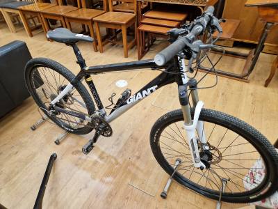 GIANT MOUNTAIN BIKE