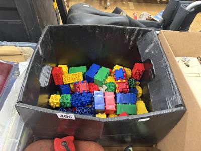 BOX OF LEGO BRICKS