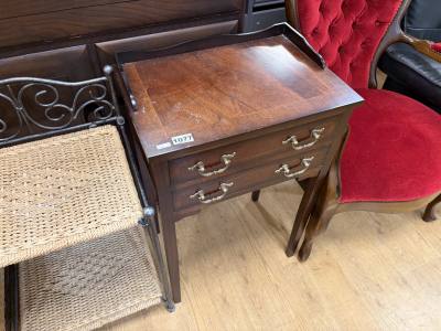MAHOGANY SIDE UNIT