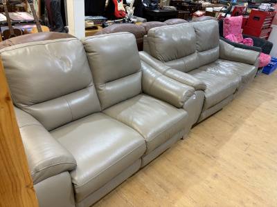 2 PIECE LEATHER RECLINING SUITE