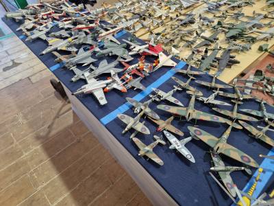 LOT OF ALLIED AIRPLANES