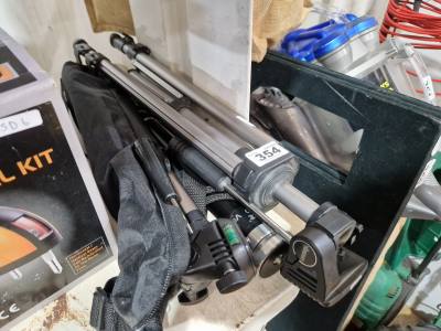 SET OF TRIPODS