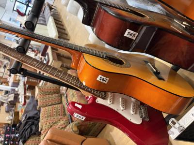 HERALD ACOUSTIC GUITAR