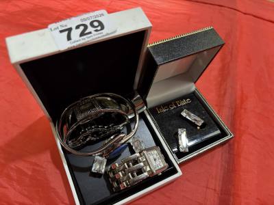LOT OF DRESS JEWELLERY