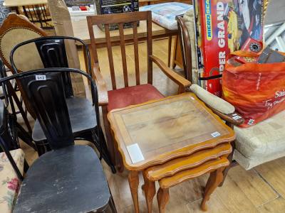 GLASS TOP TABLE NEST + CHAIR