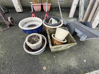 LOT OF PLANTERS