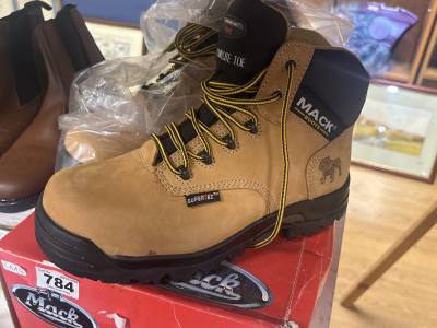 (SIZE 7) STEEL TOE BOOTS