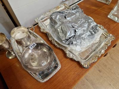 TABLE LOT OF SILVER PLATE