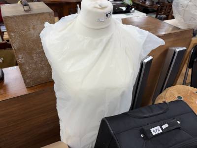 SHOP MANNEQUINS