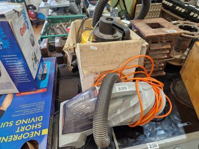 2 X VACUUMS